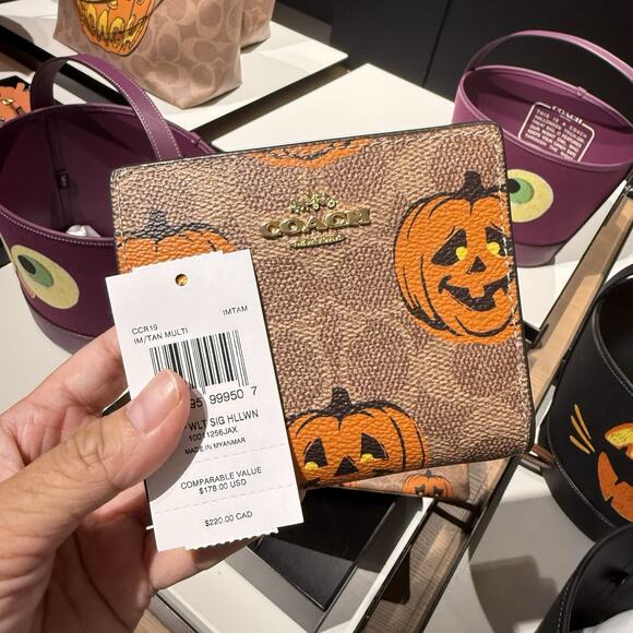 Last 2 ‼️COACH CCR19 Snap Wallet Signature Canvas Halloween pumpkin - Picture 6 of 6